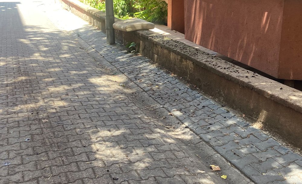 Bahçelievler De Yolların Pisliği Tepki Çekiyor