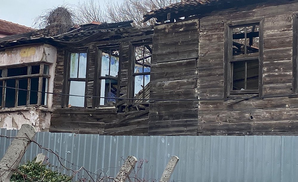 Balkan Evi Günden Güne Çöküyor!