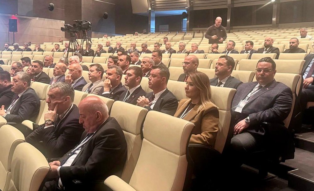 Başkan Sarıkurt, Belediye Başkanları Toplantısına Katıldı