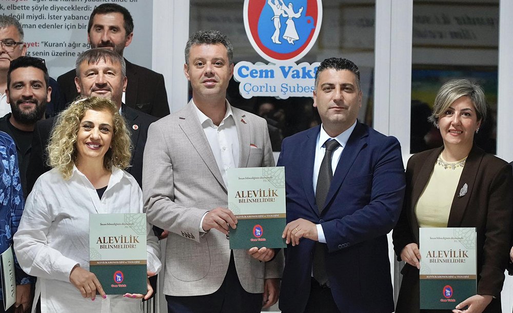 Başkan Sarıkurt Cem Evini Ziyaret Etti 