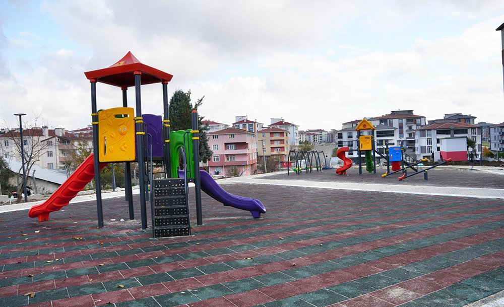 Başkan Sarıkurt, Hem Projeleri Hem De Müjdeleri Sıraladı