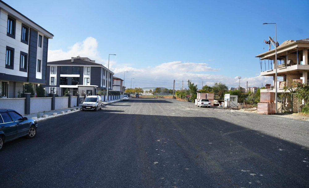 Başkan Sarıkurt Yol Çalışmalarını Yerinde İnceledi