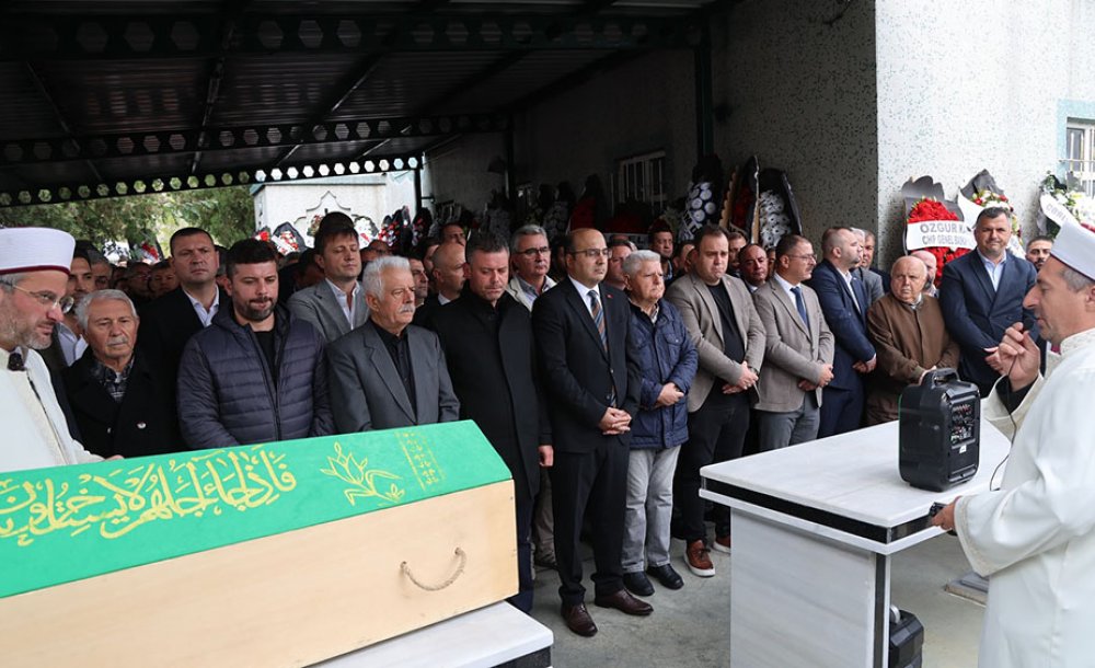 Başkan Sarıkurt'un Annesi Toprağa Verildi 