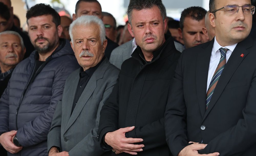 Başkan Sarıkurt'un Annesi Toprağa Verildi 