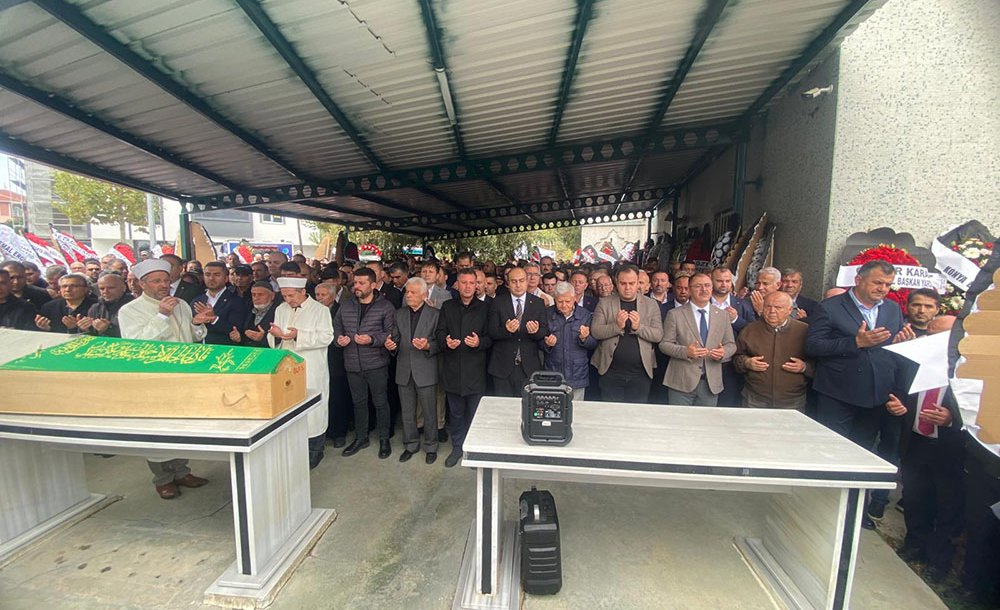 Başkan Sarıkurt'un Annesi Toprağa Verildi 