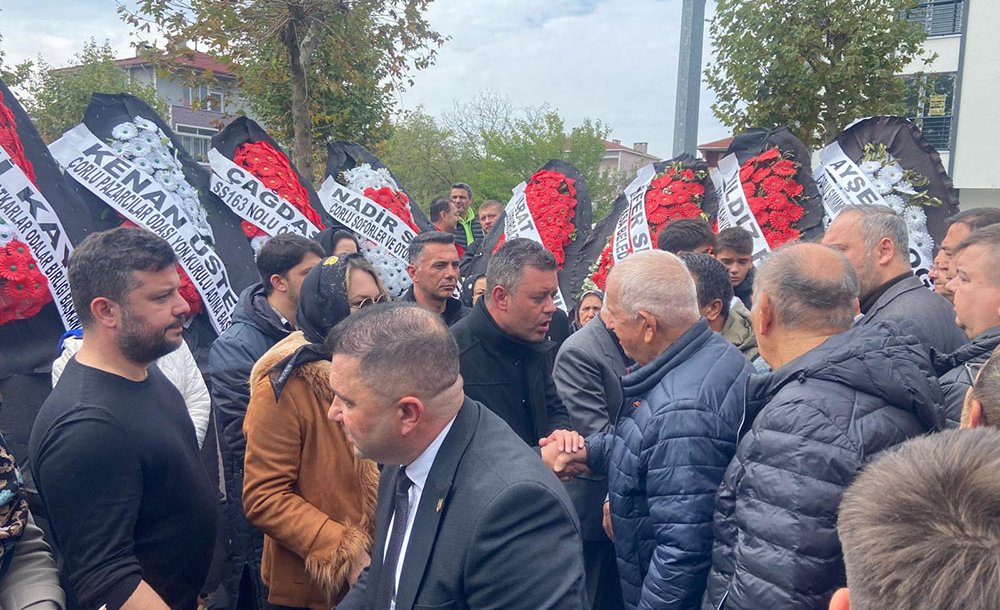 Başkan Sarıkurt'un Annesi Toprağa Verildi 