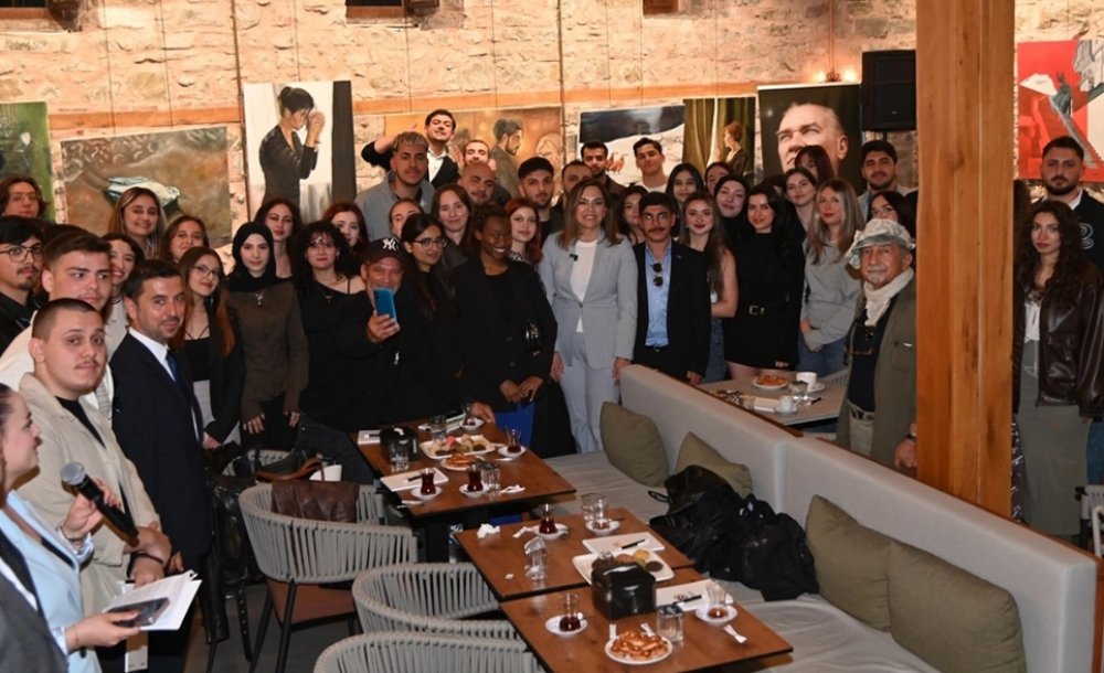 Başkan Yüceer Tekgençfest Öncesi̇ Geçnlerle Buluştu 