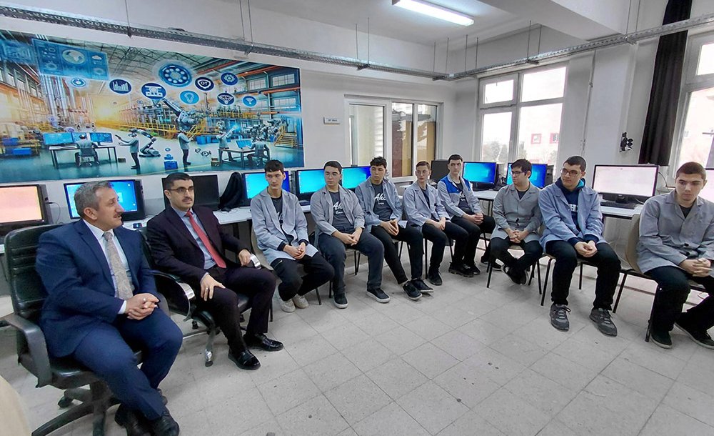 Bayraktar Belgeseli Çorlu'da Öğrencilerle Buluştu