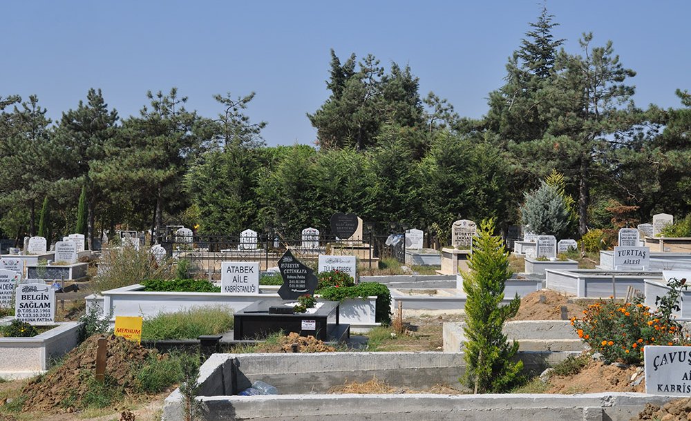 Bayramda Mezarlıklar Ziyaret Edildi 