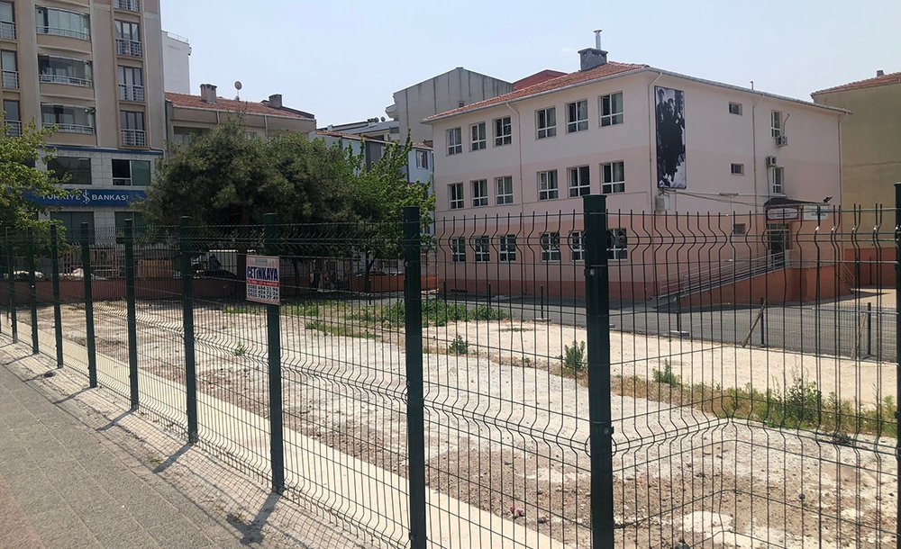 Belediye Bir Yıldır Okul İnşaatına Başlayamadı 