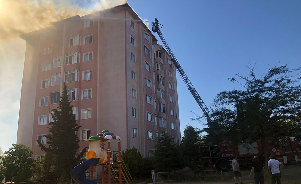 Belediye Konutlarında Korkutan Yangın 