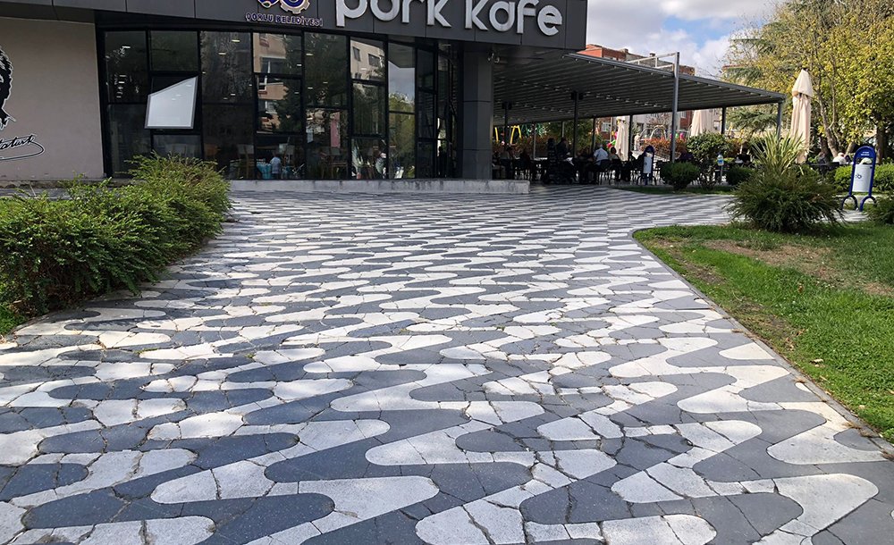 Belediye Tesisine Yakışmayan Görüntü 