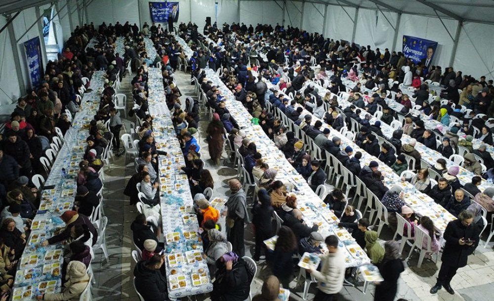 Belediyenin İftar Çadırı Doldu Taştı 
