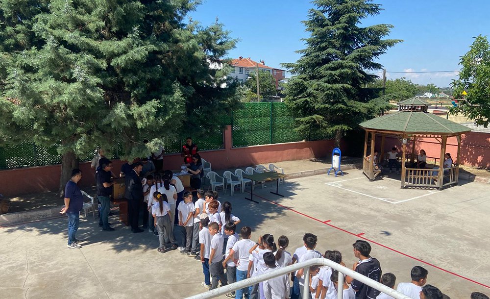 Beşiktaş Kulübü Çocukların Yüzünü Güldürdü