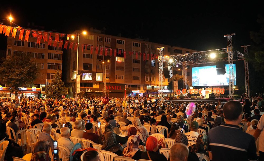 Binlerce Kişi Vatan Ve Bayrak İçin Yürüdü 
