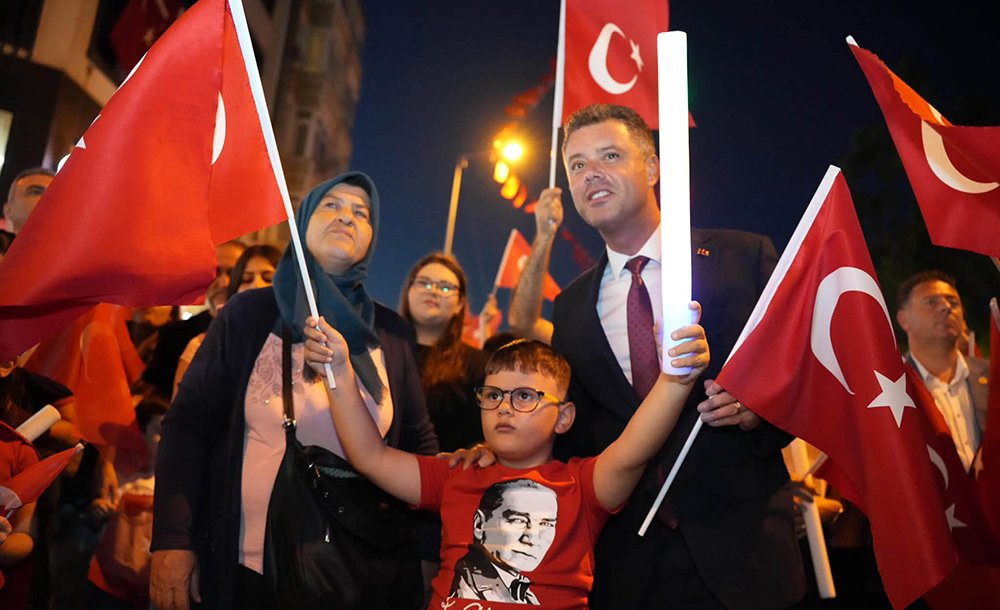 Binlerce Kişi Zafer Yürüyüşüne Katıldı 