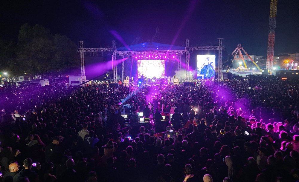 Binlerce Vatandaş Cumhuriyet İçin Yürüdü 