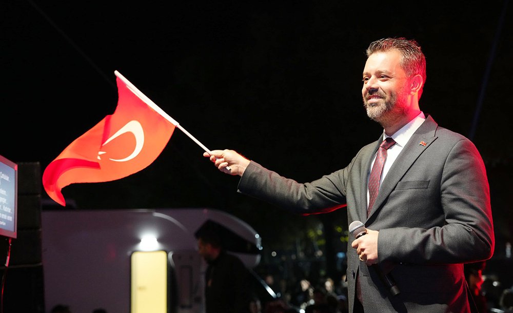 Binlerce Vatandaş Cumhuriyet İçin Yürüdü 