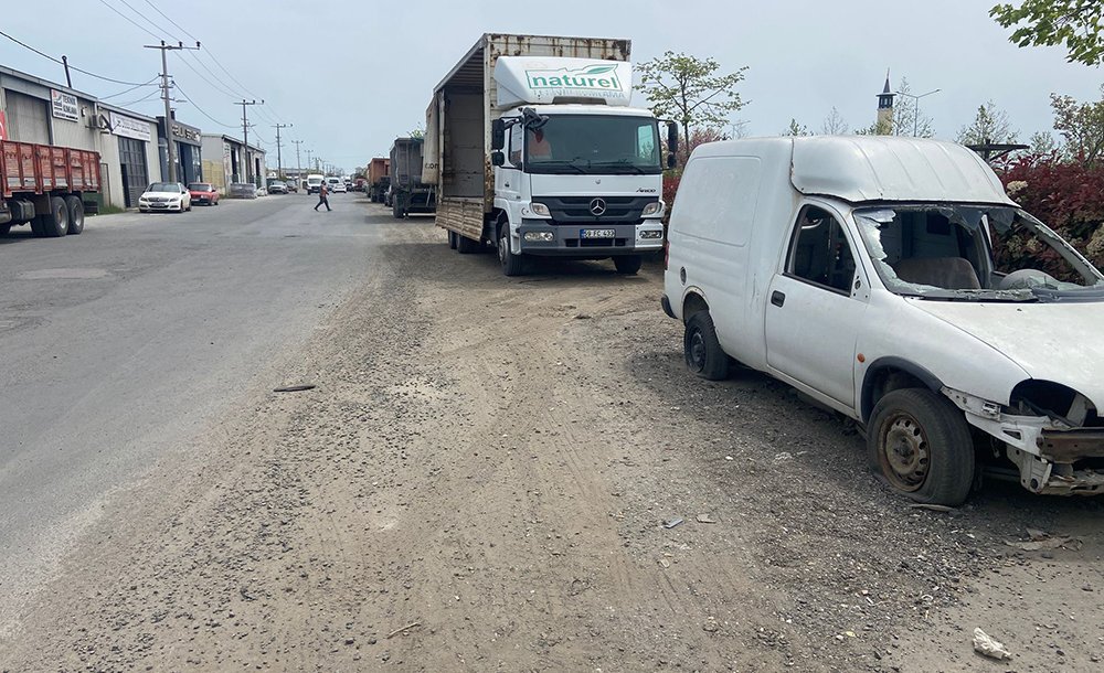 Bölgedeki Dağınıklık Ve Çöpler Tepki Çekiyor 
