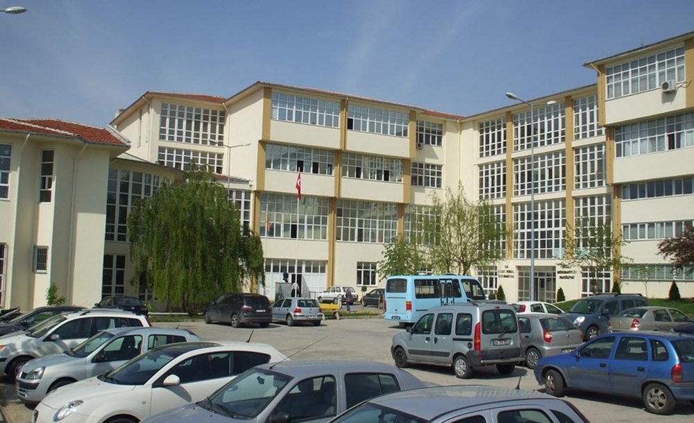 Boşaltılan Fakülte Binası Yıkılacak Mı?