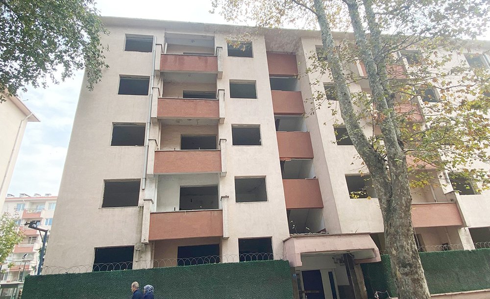 Boşaltılan Lojmanların Yıkımı Başladı 