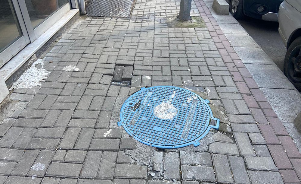 Bu Kaldırımlar Tehlike Saçıyor 