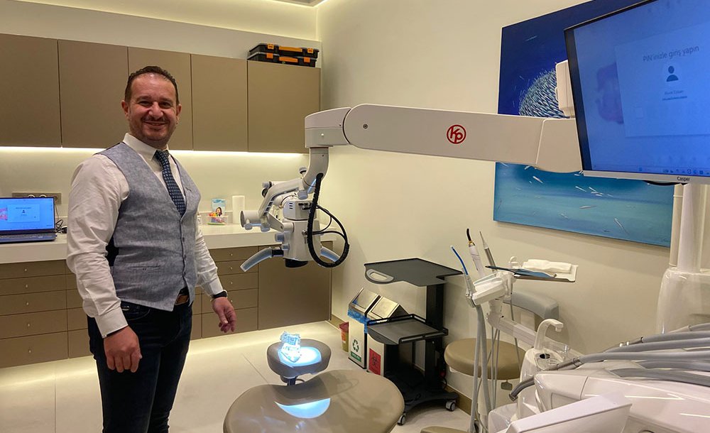 Buse Çolpan Di̇ş Poli̇kli̇ni̇ği̇ Açildi 