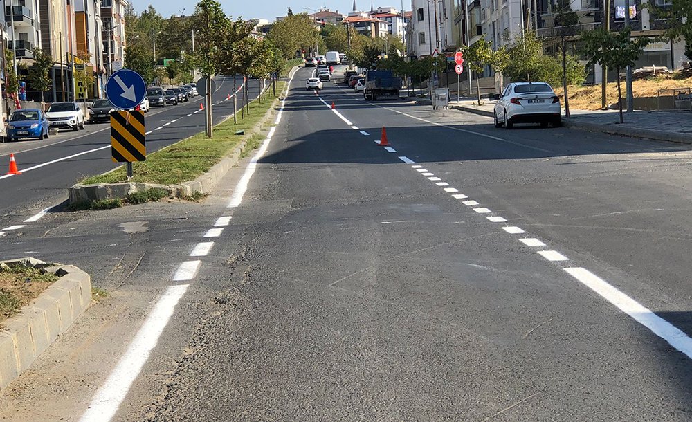 Büyükşehi̇r Yol Çi̇zgi̇leri̇ni̇ Yeni̇li̇yor 