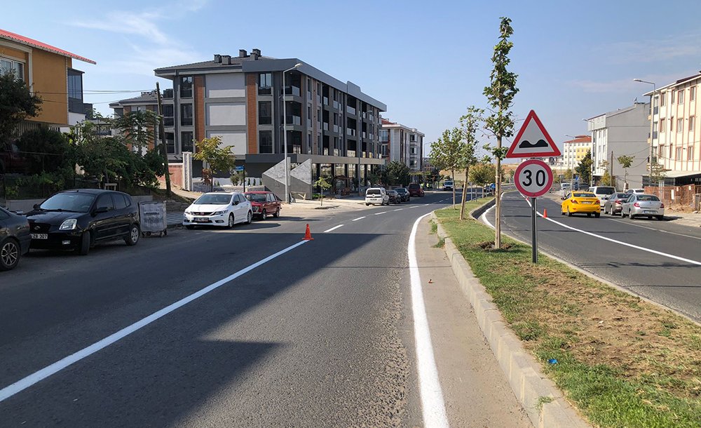 Büyükşehi̇r Yol Çi̇zgi̇leri̇ni̇ Yeni̇li̇yor 