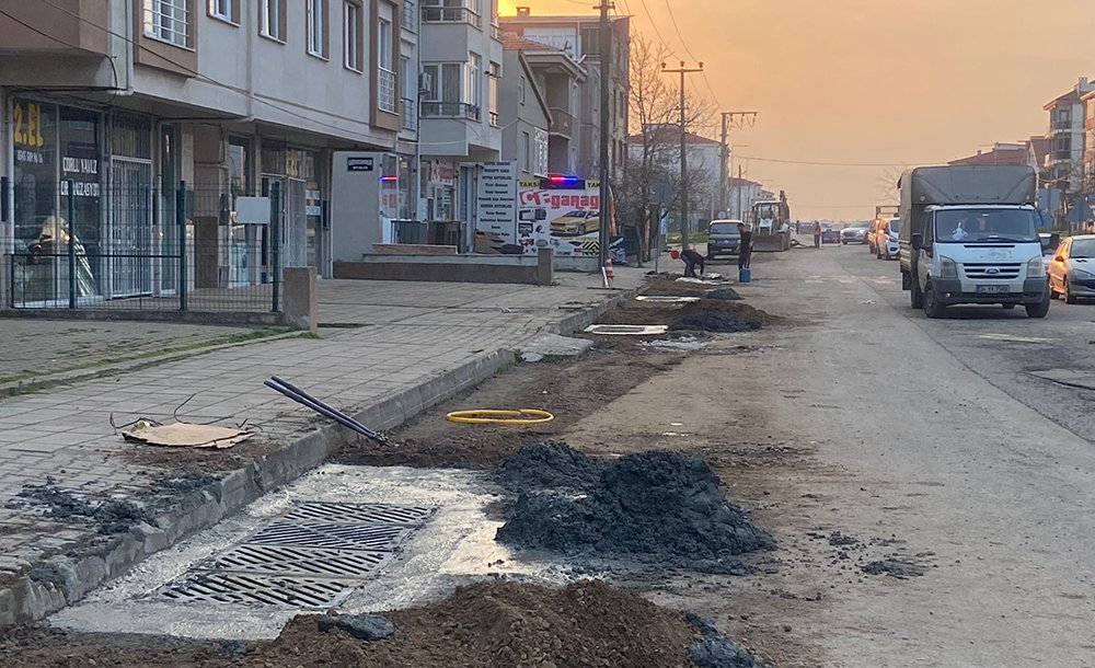 Büyükşehirden O Bölgeye Yağmur Suyu Hattı  