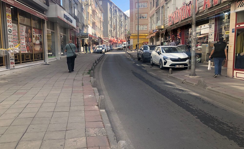 Caddenin Temizliği Dikkat Çekti 