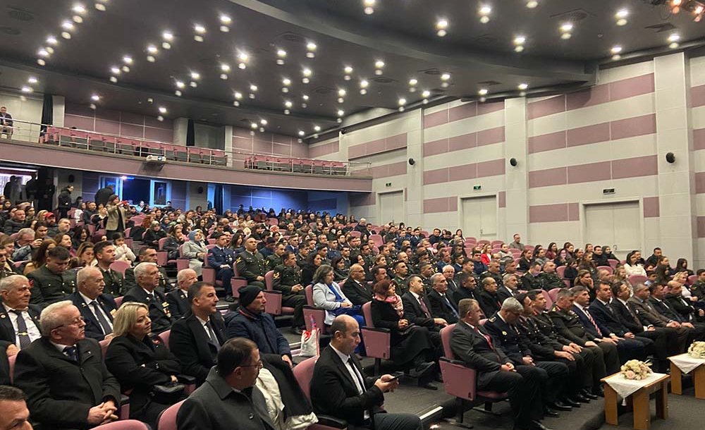 Çanakkale Zaferi̇ Törenlerle Kutlandi