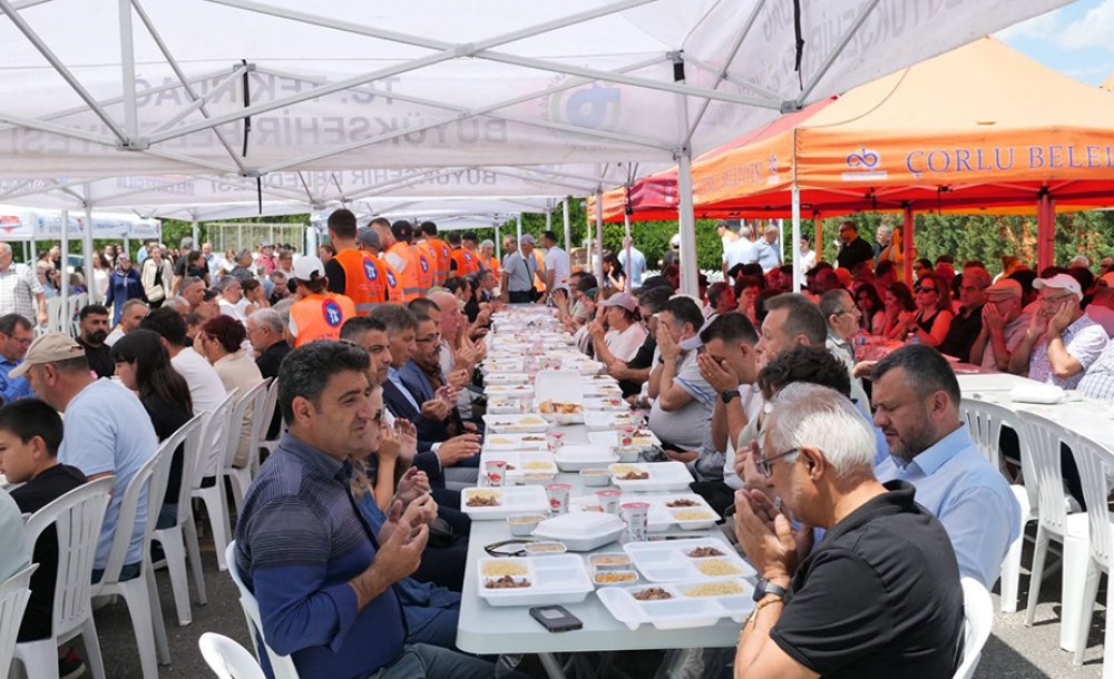 Cem Evi'nde Aşure Programı Düzenlendi 