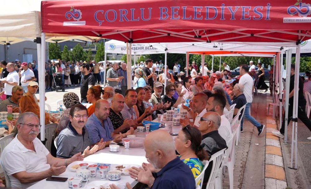 Cem Evi'nde Aşure Programı Düzenlendi 