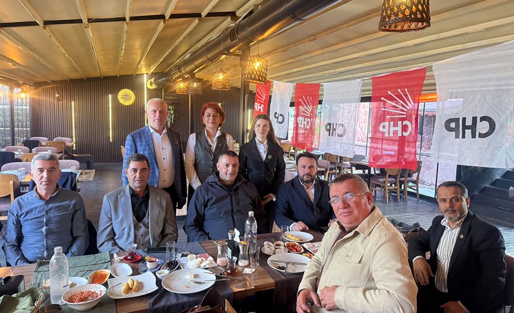 Chp Muhtarlarla Bir Araya Geldi 