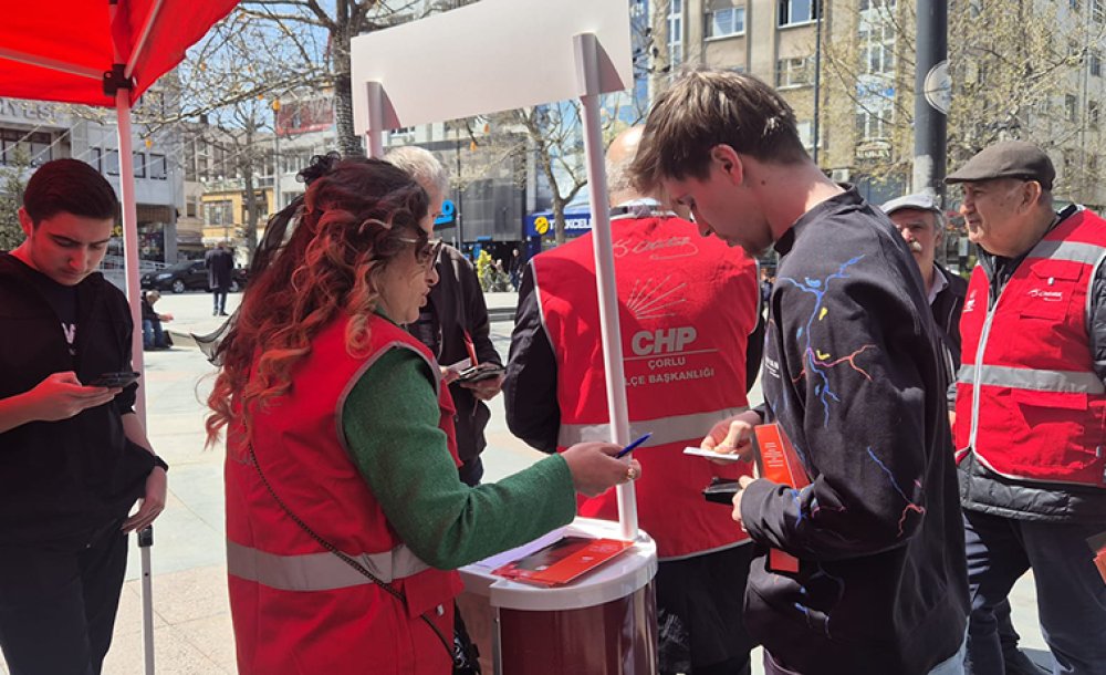 Chp Yine Üyelik Standı Açtı 