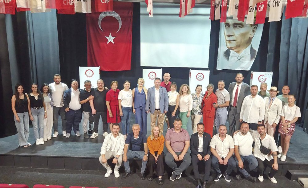 Chp'de Yönetim Son Gece Netleşecek!