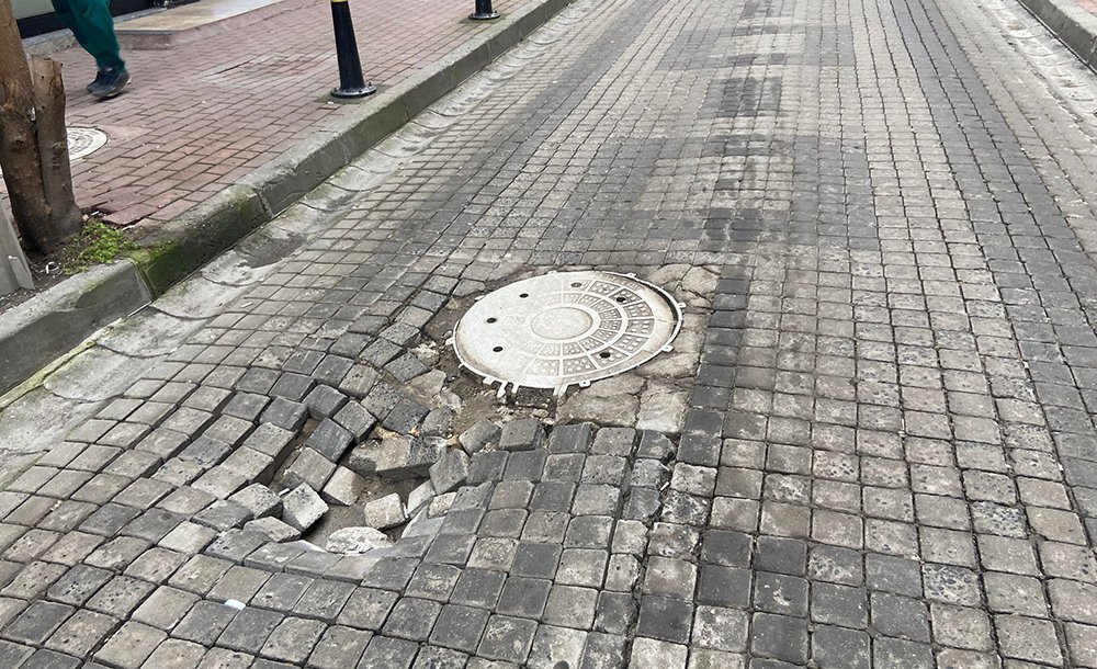 Çöken Yollar Tepki Çekiyor