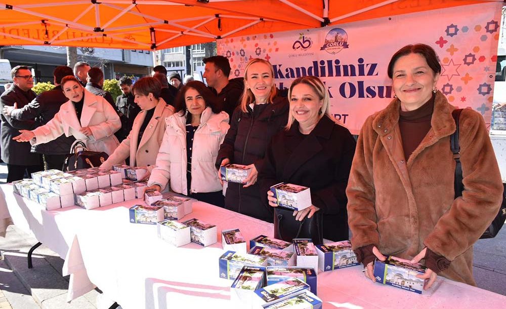 Çorlu Belediyesi Kandil Simidi Dağıttı 