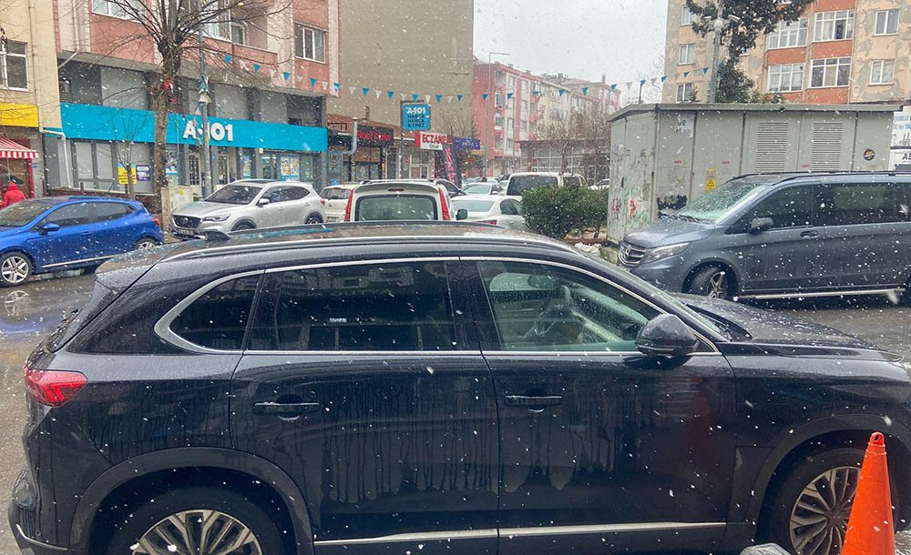 Çorlu Güne Kar Yağişiyla Başladi