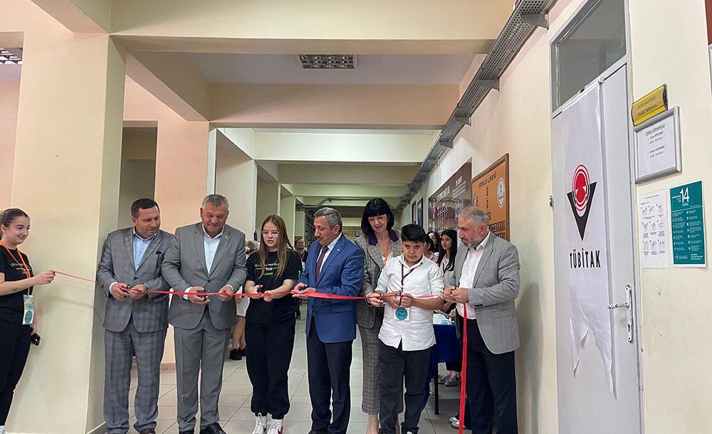 Çorlu Lisesi'nde Tübi̇tak Bilim Fuarı Düzenledi 