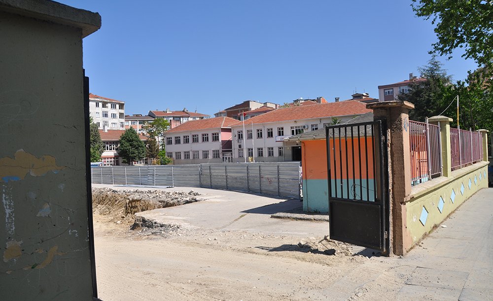 Çorlu Ortaokulu'nun Da Temeli Kazılıyor 