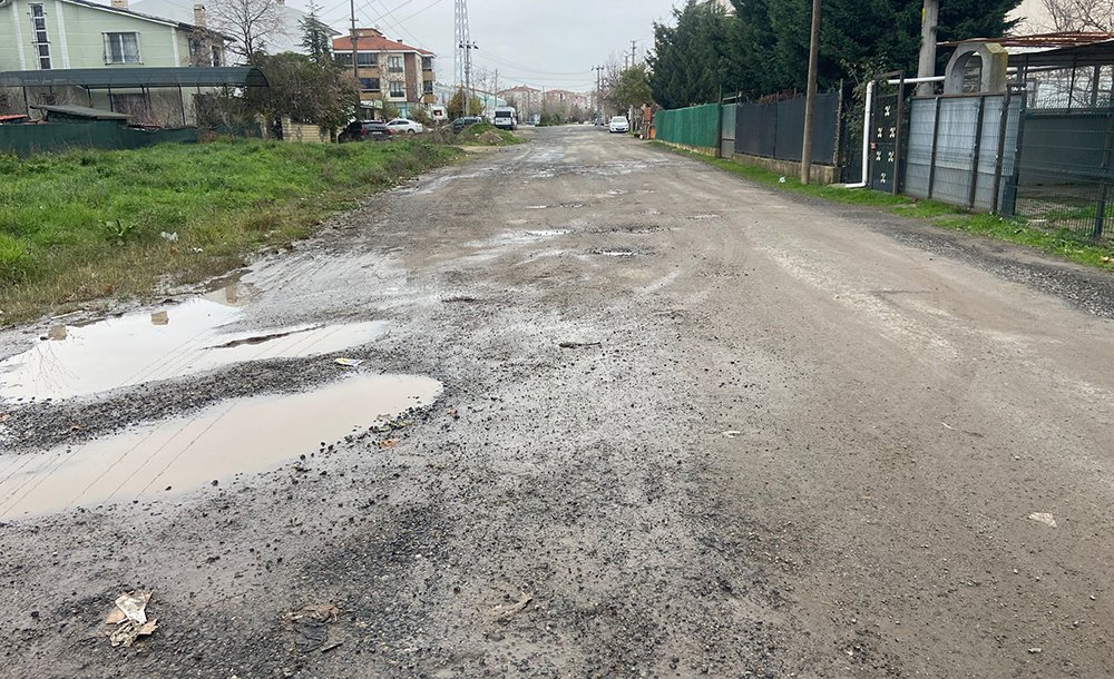 Çorlu Sokaklari Çamura Çukura Tesli̇m 