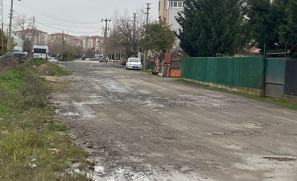 Çorlu Sokaklari Çamura Çukura Tesli̇m 