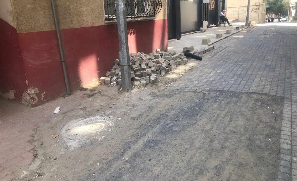 Çorlu Sokakları Delik Deşik 