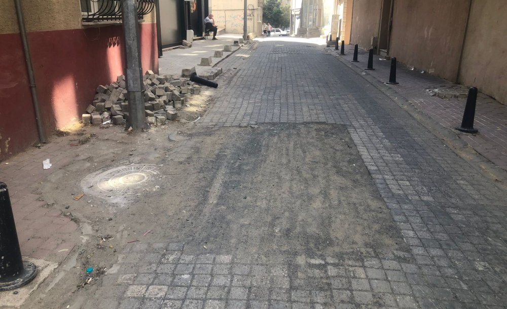 Çorlu Sokakları Delik Deşik 
