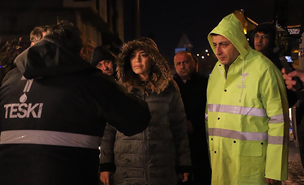 Çorlu'da Alt Yapı Nedeniyle Yol Çöktü