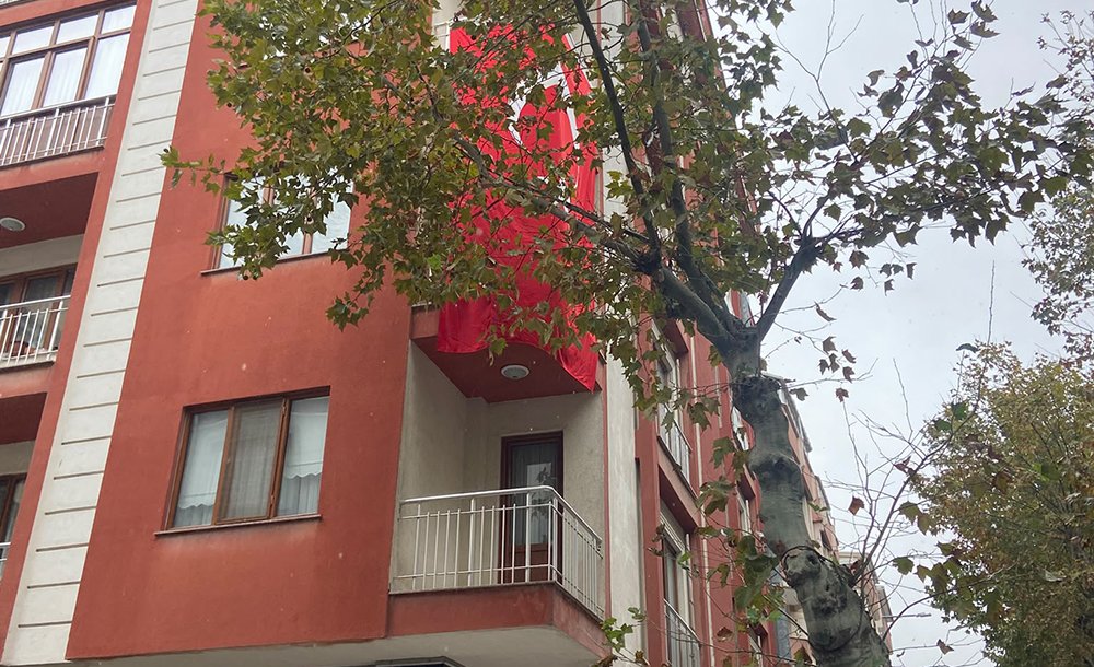 Çorlu'da Bi̇nalar Türk Bayraklarıyla Donatıldı