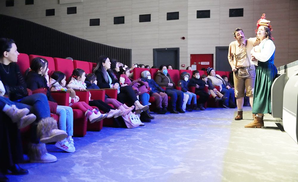 Çorlu'da Çocuklar Sanatla Buluşuyor