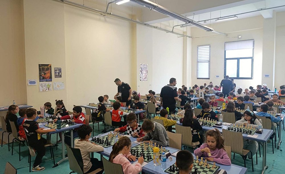 Çorlu'da Cumhuriyet Bayramı Satranç Turnuvası Heyecanı